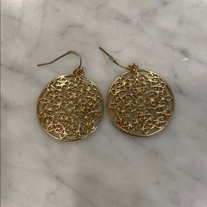 gold earrings